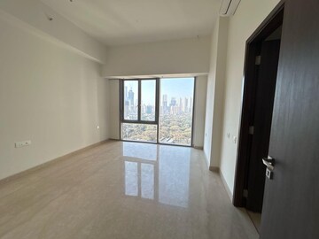 Room in 3 BHK Apartment at Piramal Aranya, Byculla – for Rent