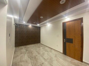 Room in 3 BHK Builder Floor at Dwarka Mor – for Rent