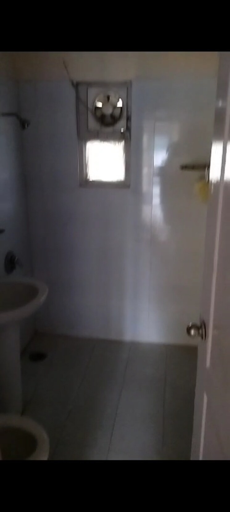 Bathroom, vasundhara sector 11 3 Bedroom 1200 Sq.Ft. Builder Floor In Vasundhara Sector 11 Ghaziabad 8134739