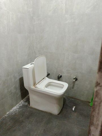 Attached Bathroom in 1.5 BHK Builder Floor at Sector 13 – for Rent