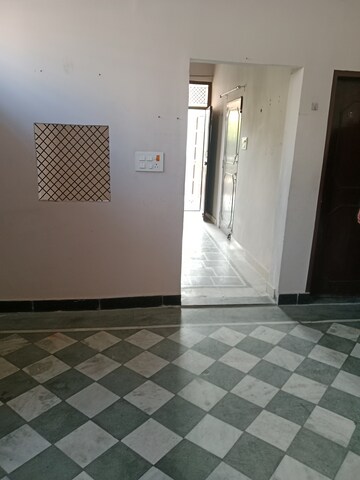 Room in 1.5 BHK Builder Floor at Sector 13 – for Rent