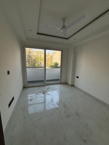 Room in 2 BHK Builder Floor at Saket – for Rent