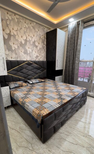 Bedroom in 3 BHK Builder Floor at Dwarka Mor – for Rent