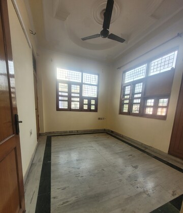 Room in 3 BHK Builder Floor at Janakpuri – for Sale