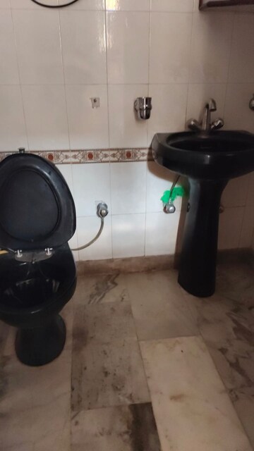 Bathroom in 3.5 BHK Apartment at Mansa Devi – for Rent