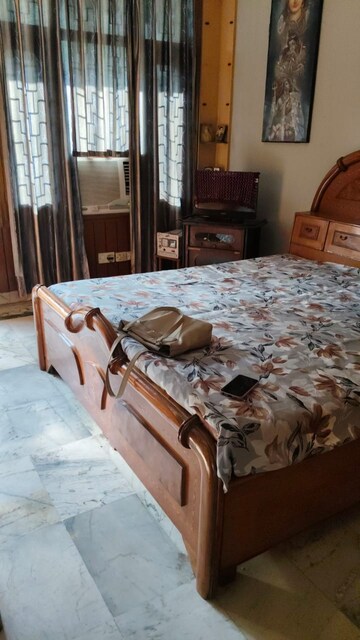 Bedroom in 3.5 BHK Apartment at Mansa Devi – for Rent