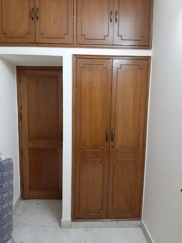 Room in 3 BHK Apartment at Vasant Kunj – for Sale