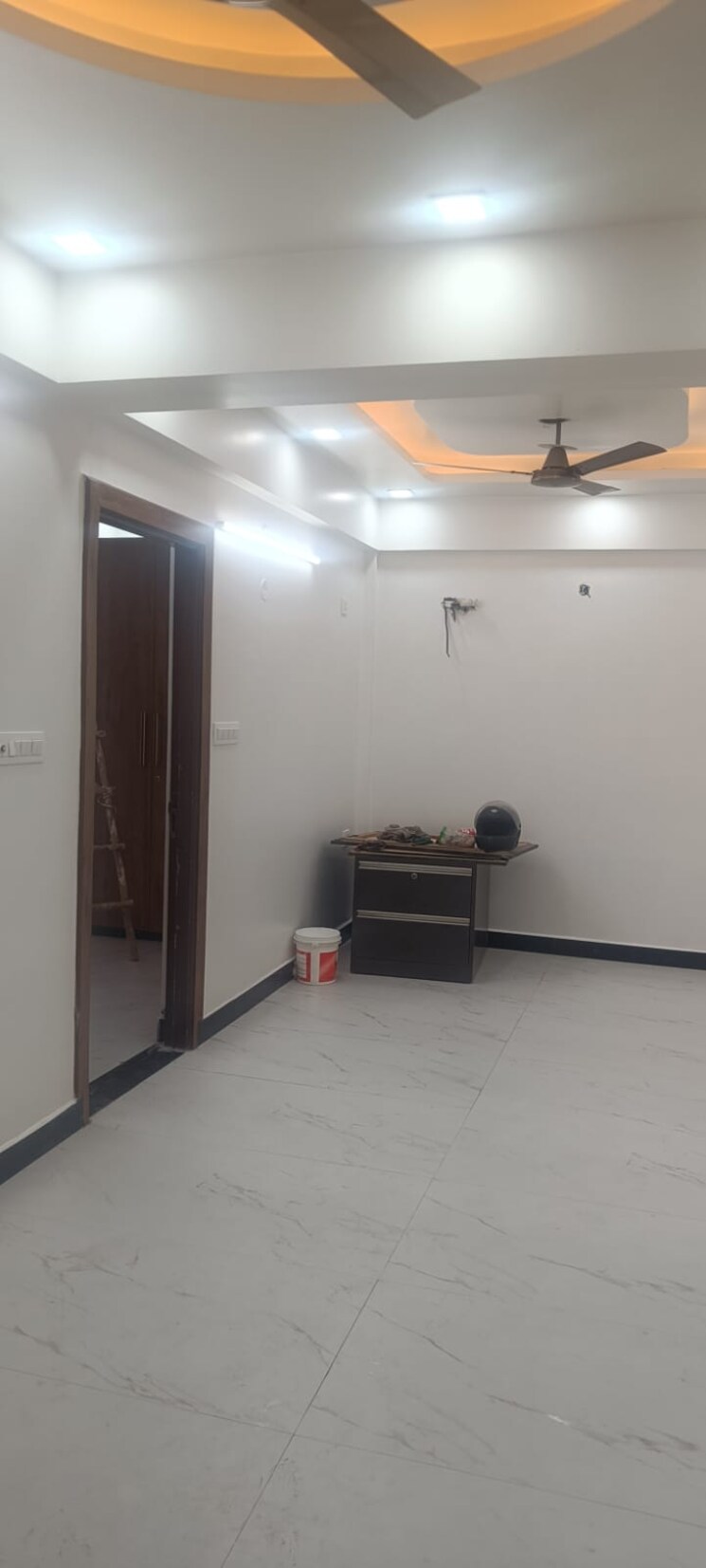 Room, vasant kunj 3 Bedroom 1400 Sq.Ft. Apartment In Vasant Kunj Delhi 8134928