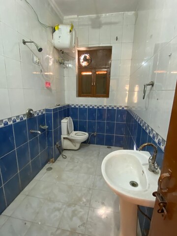 Master Bedroom in 1 BHK Independent House at Ansal Plaza Sector-23, Sector 23 – for Rent