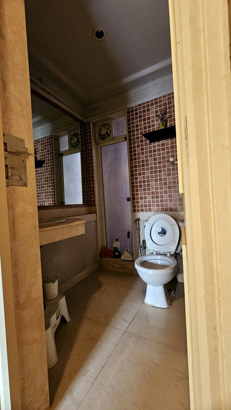 Bathroom, hiranandani-whitefield 3 Bedroom 1825 Sq.Ft. Apartment In Ghodbunder Road Thane 8134997