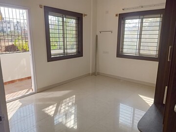 Room in 3 BHK Apartment at Mahadevpura – for Rent