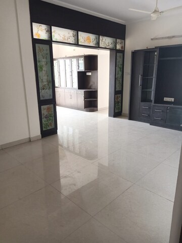 Room in 3 BHK Apartment at Mahadevpura – for Rent