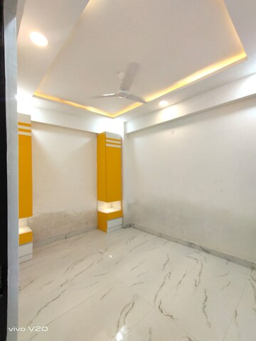 Room in 3 BHK Apartment at Vasant Kunj – for Sale