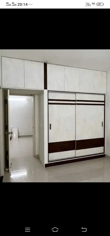 Room in 2.5 BHK Apartment at Sector 16c Greater Noida – for Rent