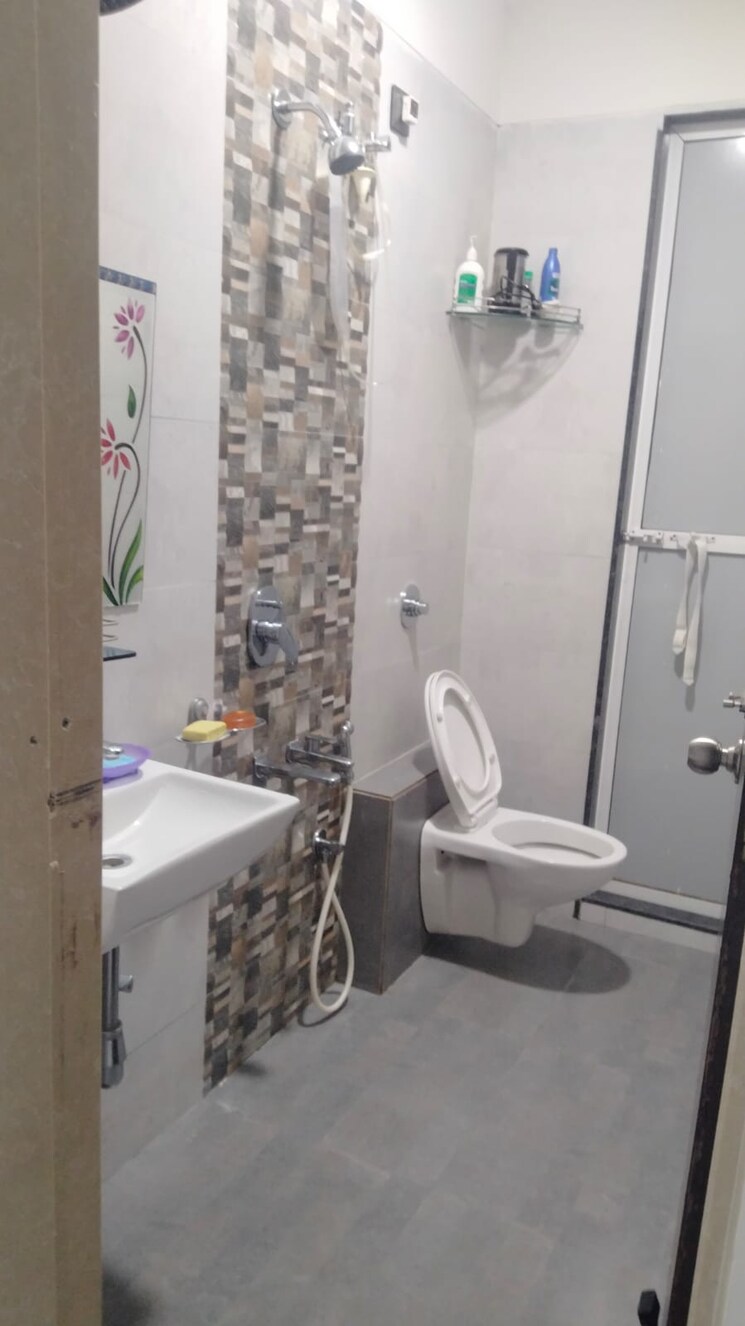 Bathroom, mukta-residency-phase-2 2 Bedroom 640 Sq.Ft. Apartment In Daighar Gaon Thane 8135085