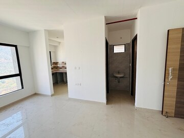 Room in 1 RK Apartment at Wadhwa Wise City, Old Panvel – for Rent