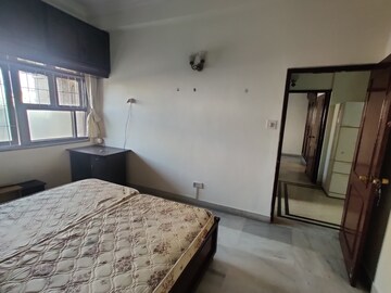 Room in 3 BHK Apartment at Indiranagar – for Rent