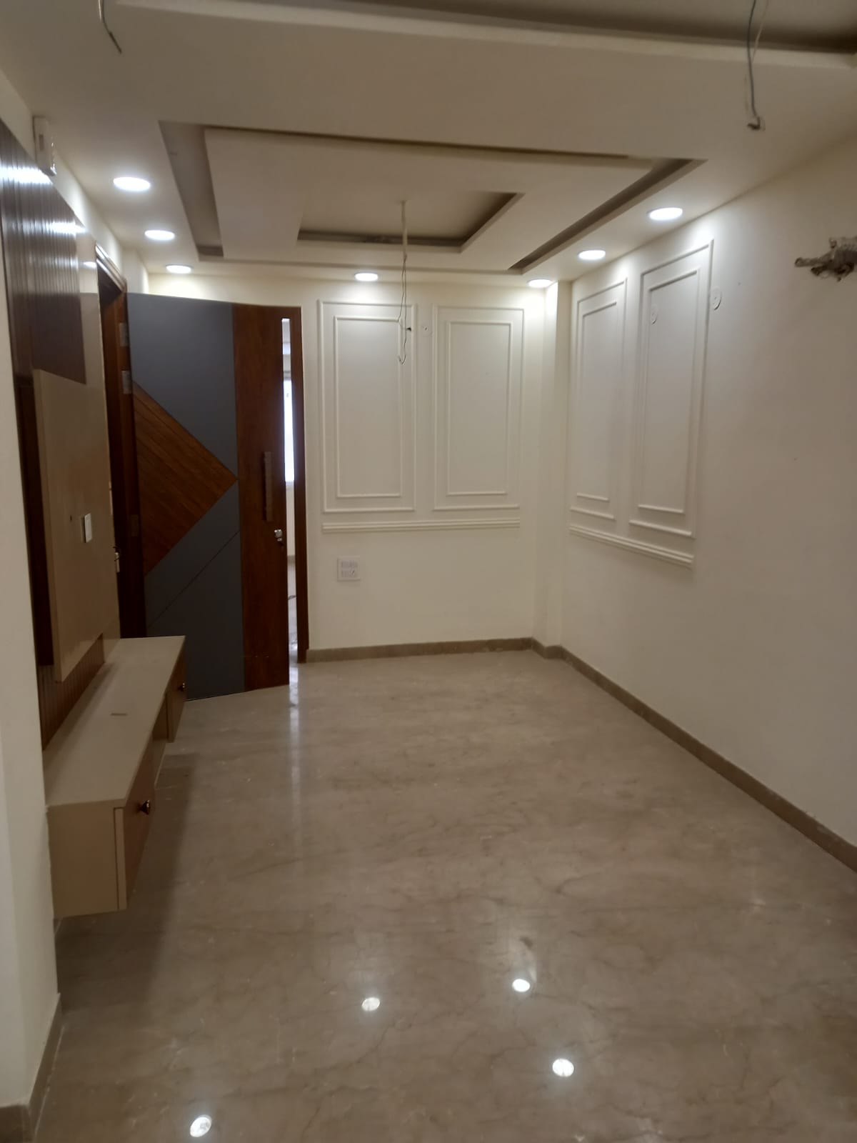 2.5 BHK + Pooja Room,Servant Room,Study Room,Extra Room Builder Floor For Sale in Block  A6 Paschim Vihar 