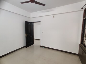 Room in 2 BHK Apartment at Indiranagar – for Rent