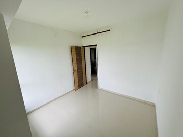 Room in 1.5 BHK Apartment at Wadhwa Wise City, Old Panvel – for Rent