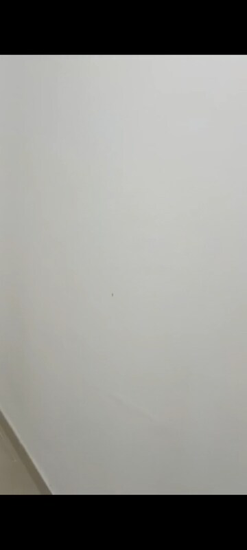 Room in 2 BHK Apartment at Suncity Avenue 76, Sector 76 – for Rent