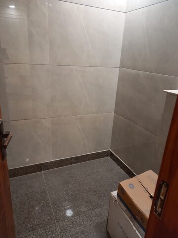 Bathroom in 2.5 BHK Builder Floor at Paschim Vihar – for Rent