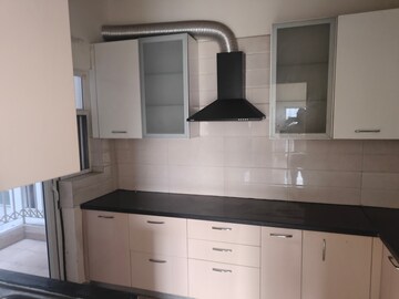 Kitchen in 3.5 BHK Apartment at Shree Vardhman Victoria, Sector 70 – for Rent