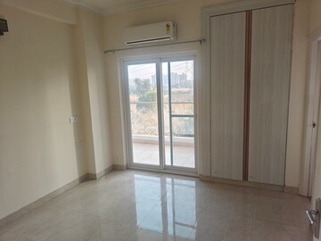 Room in 3.5 BHK Apartment at Shree Vardhman Victoria, Sector 70 – for Rent