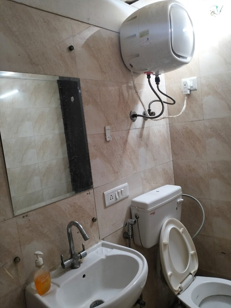 Bathroom, dasnac-the-jewel 3 Bedroom 1525 Sq.Ft. Apartment In Sector 75 Noida 8135183