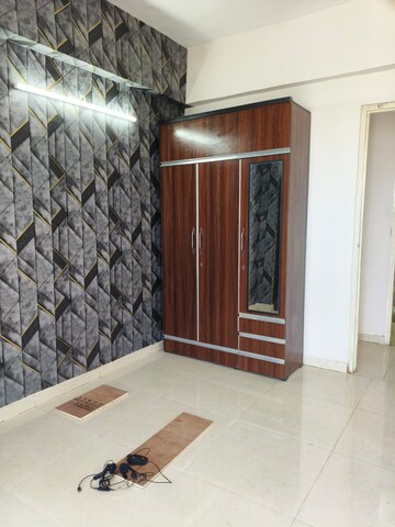 Room in 3 BHK Builder Floor at Sector 9 – for Rent