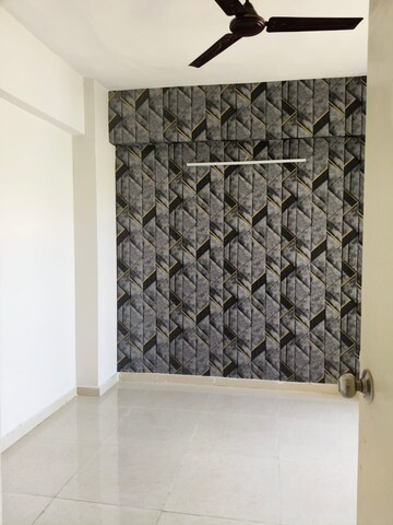 Room in 3 BHK Builder Floor at Sector 9 – for Rent