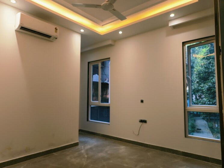 Room, shivalik colony 3.5 Bedroom 1800 Sq.Ft. Builder Floor In Shivalik Colony Delhi 8135202