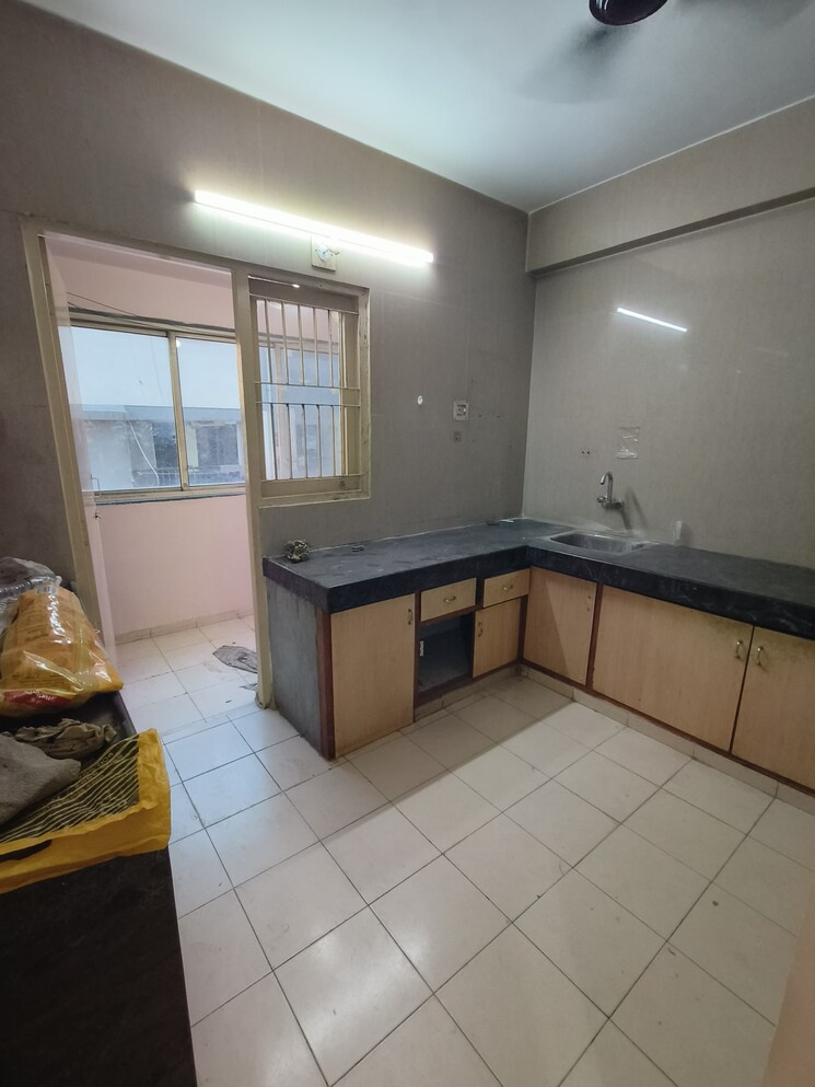 Kitchen, satellite 3 Bedroom 155 Sq.Yd. Apartment In Satellite Ahmedabad 8135217