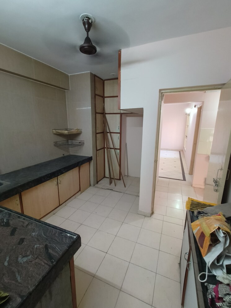 Kitchen, satellite 3 Bedroom 155 Sq.Yd. Apartment In Satellite Ahmedabad 8135217