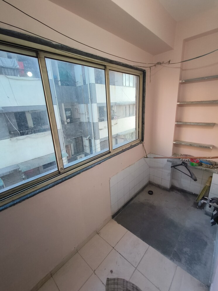 Balcony, satellite 3 Bedroom 155 Sq.Yd. Apartment In Satellite Ahmedabad 8135217