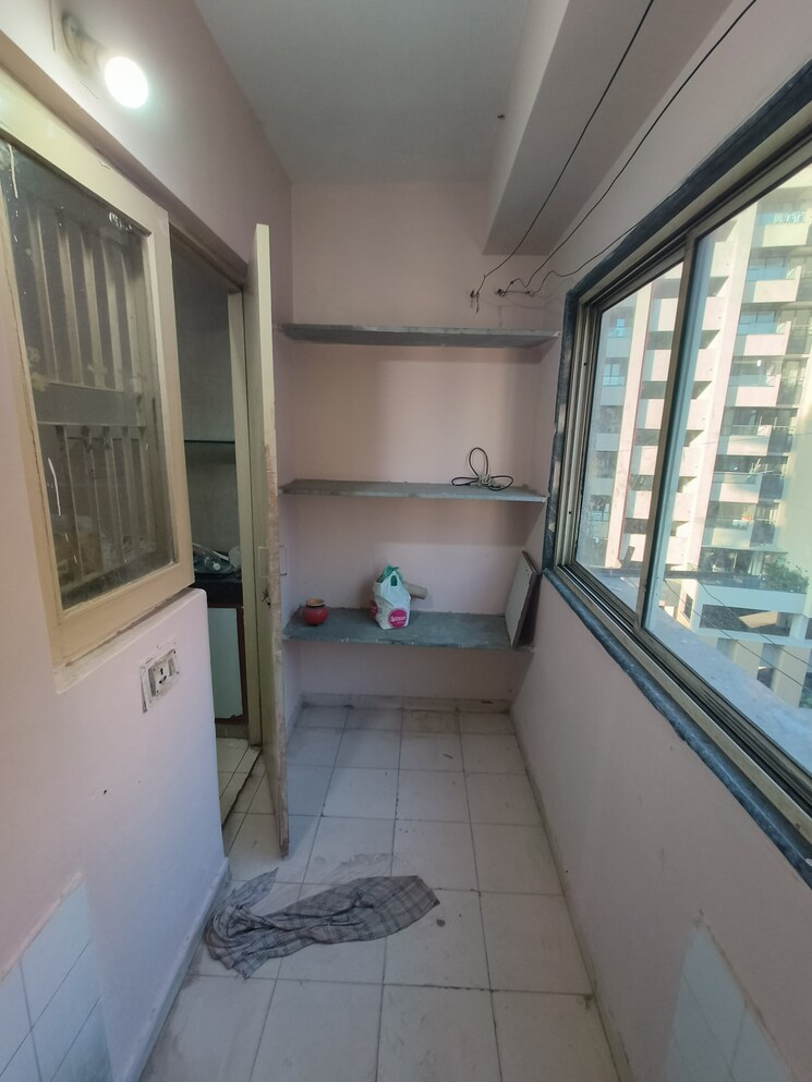 Balcony, satellite 3 Bedroom 155 Sq.Yd. Apartment In Satellite Ahmedabad 8135217