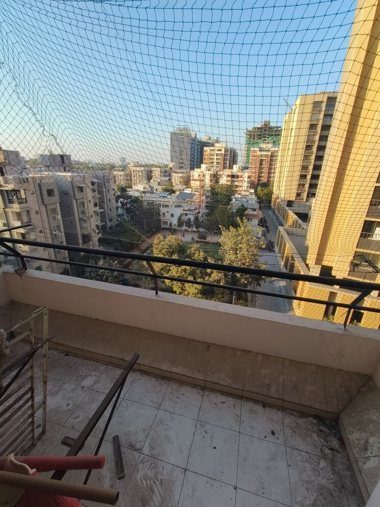 Balcony, satellite 3 Bedroom 155 Sq.Yd. Apartment In Satellite Ahmedabad 8135217
