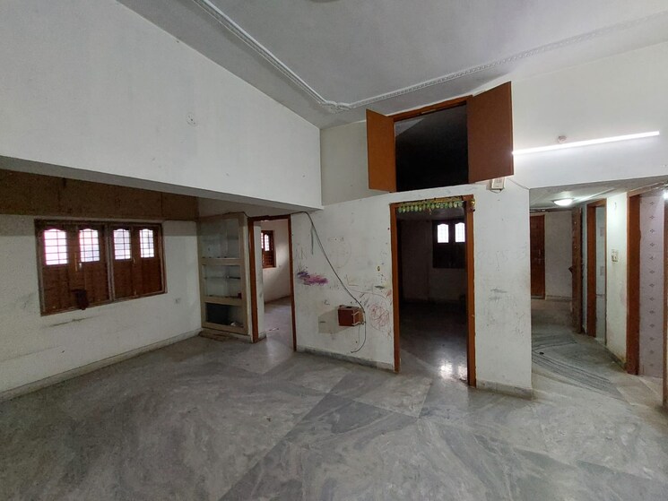 Room, gola road 6+ Bedroom 2200 Sq.Ft. Independent House In Gola Road Patna 8135235