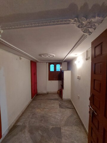 Building Lobby in 6+ BHK Independent House at Gola Road – for Sale