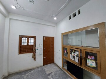 Room in 6+ BHK Independent House at Gola Road – for Sale