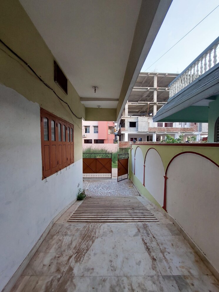 Balcony, gola road 6+ Bedroom 2200 Sq.Ft. Independent House In Gola Road Patna 8135235