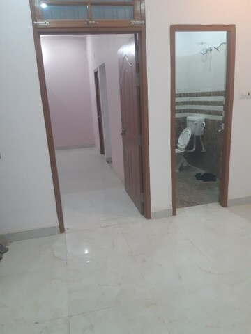Room in 1.5 BHK Builder Floor at Sahar Plaza Indira Nagar, Indira Nagar – for Rent