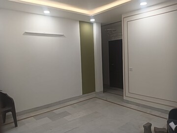 Room in 3 BHK Builder Floor at Unitech South City II, Sector 50 – for Rent