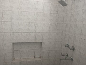 Bathroom in 3 BHK Builder Floor at Unitech South City II, Sector 50 – for Rent
