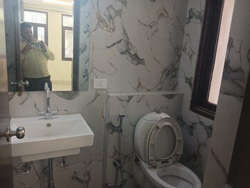 Bathroom in 3 BHK Builder Floor at Unitech South City II, Sector 50 – for Rent