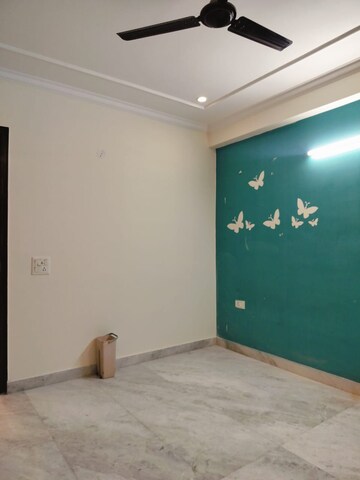 Room in 4 BHK Builder Floor at Sushant Lok 3, Sector 57 – for Sale