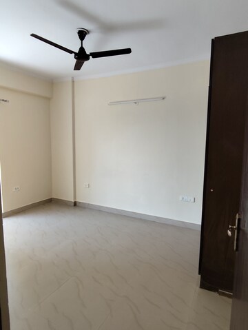 Room in 2 BHK Apartment at Futec Gateway, Sector 75 – for Rent