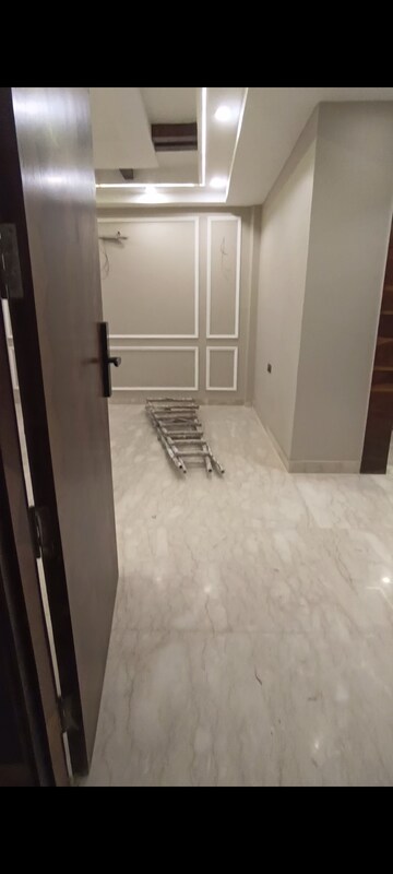 Balcony in 3 BHK Builder Floor at Mansarover Garden – for Sale