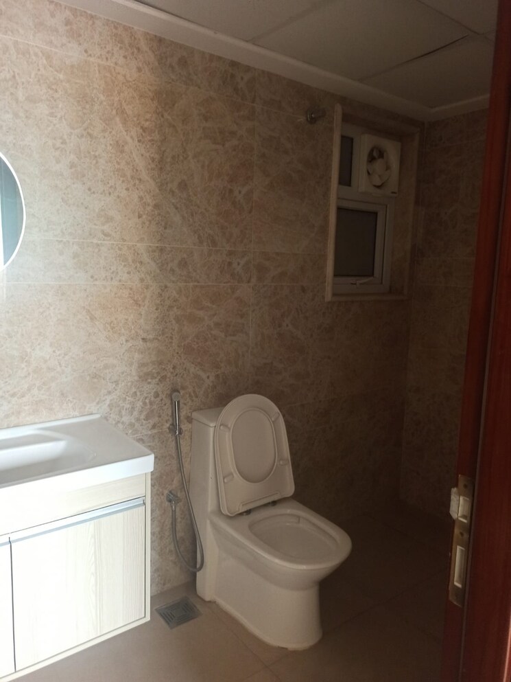 Bathroom, uber-paxina 3 Bedroom 2997 Sq.Ft. Apartment In Jayanagar Bangalore 8135362