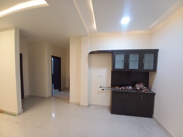 Room in 3 BHK Apartment at Kondapur – for Rent